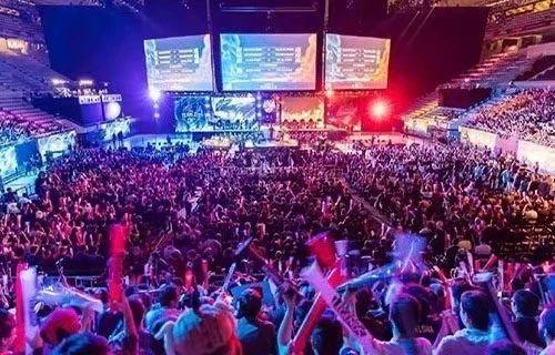 涯中依旧闪 涯中依旧闪