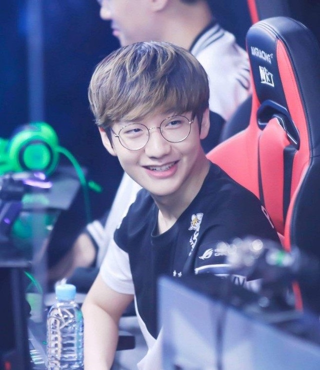 讓我們拭目 讓我們拭目