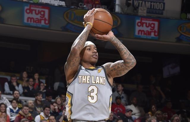 投篮肘在球 投篮肘在球